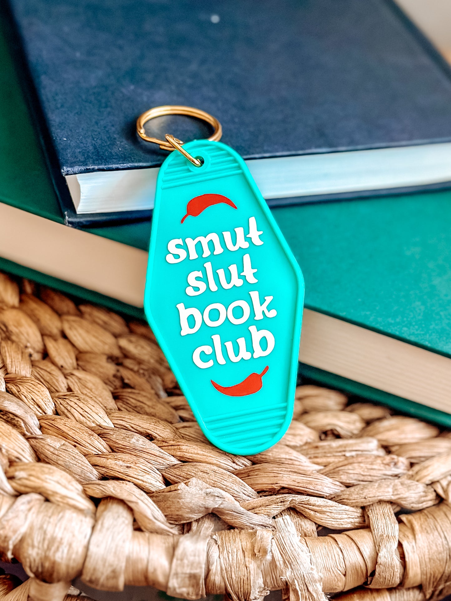 Smut Slut Book Club • Retro Motel Keychain