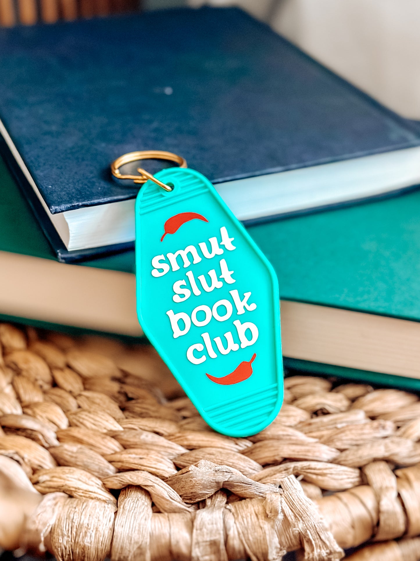 Smut Slut Book Club • Retro Motel Keychain